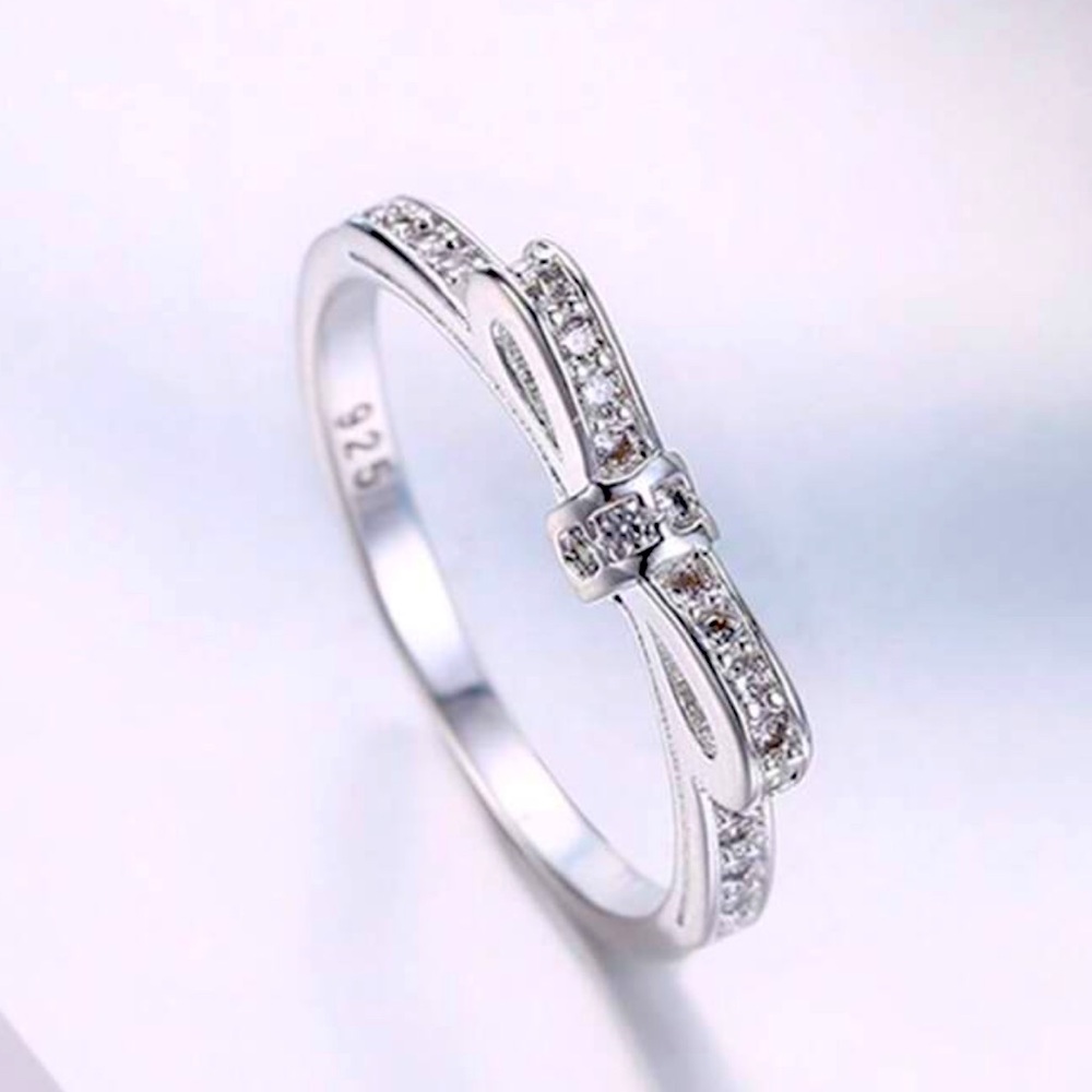 925 sterling Silver elegant Bow Ring with moissanite diamonds NWT - Picture 3 of 8